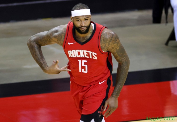 沃尔谈考辛斯:从球队当家球星转变为替补 这是个艰难的过程