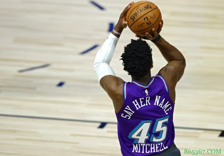 爵士仅用24场比赛投进400记三分 历史最快