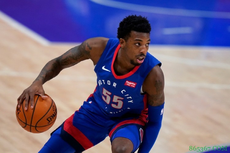 美记：76人正寻求补强控卫 已询价乔治-希尔&德朗-赖特