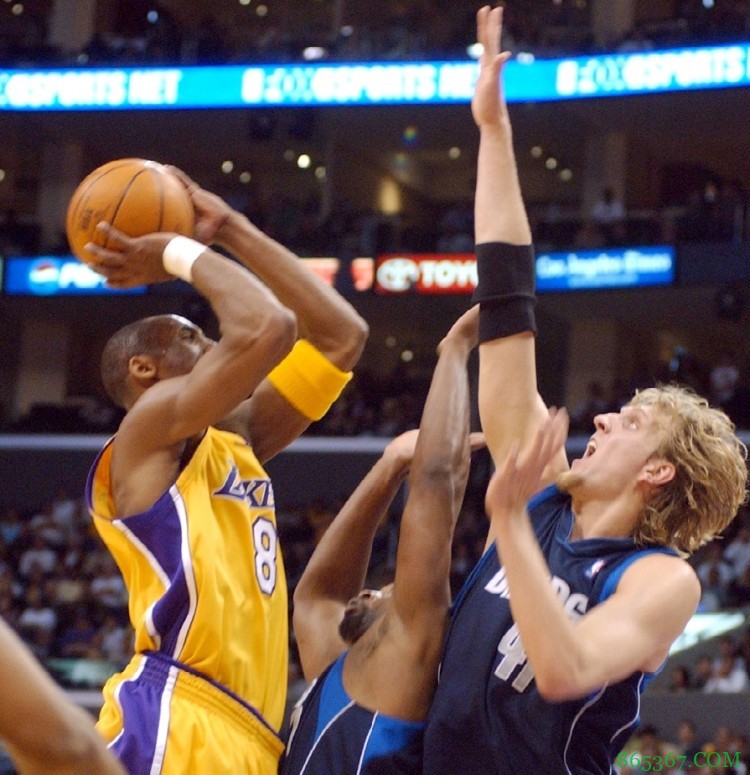 24图回顾科比生涯:英雄来来去去 唯有传奇永恒