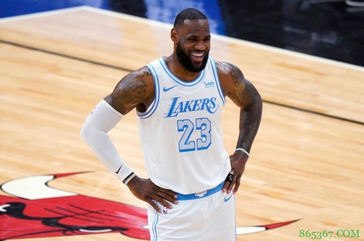不容易!詹姆斯本赛季已经出场1120分钟 在湖人队内遥遥领先