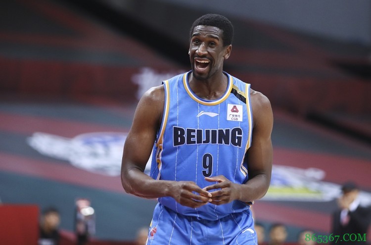 新京报：邹雨宸第三阶段将身披北控战袍 尤度已抵达北京