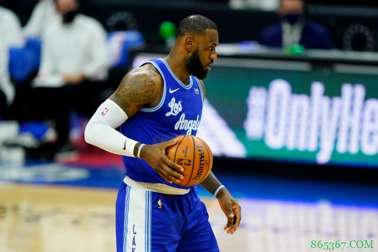 表演时刻！阵地辗转哀兵撤 跑轰防反战局折 传统难舍