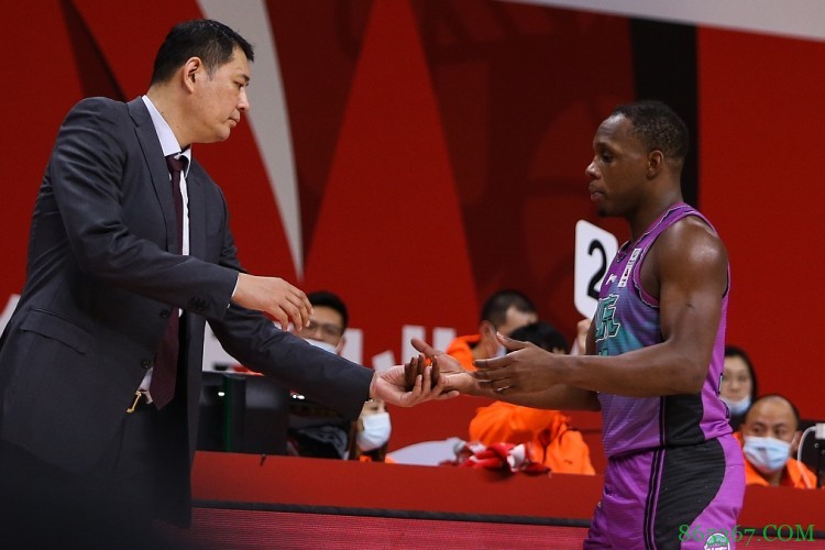 鲁媒:山东队今天正式集中训练 外援均已归队、小丁今天没有亮相