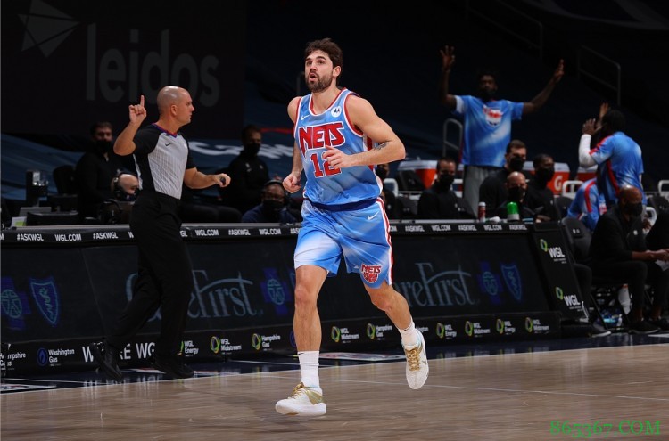 本赛季乔哈接球出手三分命中率55.7% 联盟第一 小莫里斯第二