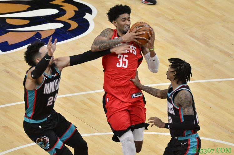 考辛斯：知道伍德的伤没有看起来那么严重 我们就放心了