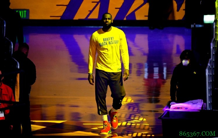 詹姆斯赛季至今场均上场34.5分钟 超过6位20+岁联盟新星