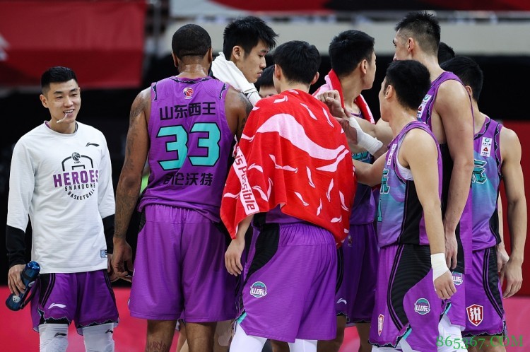 鲁媒记者:山东男篮明天上午集中训练 第三阶段很可能3月初开打