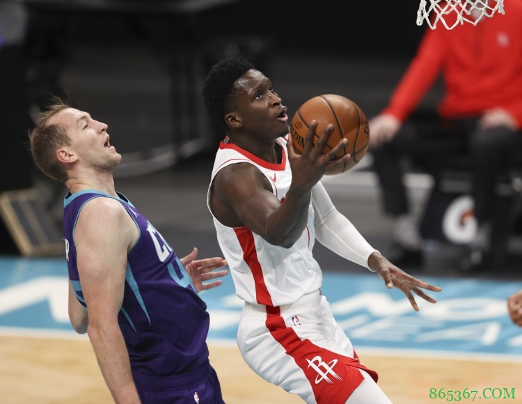 奥拉迪波：我们互相之间不太熟悉 我相信球队能打出最好状态