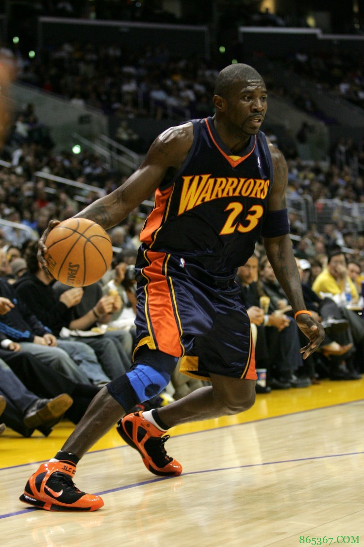 04年的今天勇士第四节仅得2分 为NBA历史单节最低分