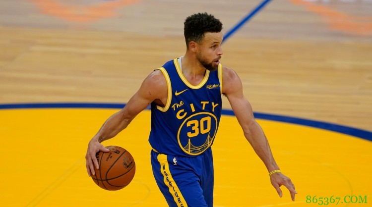 库里连续8场比赛25+&命中率至少50% 追平张伯伦并列队史第一