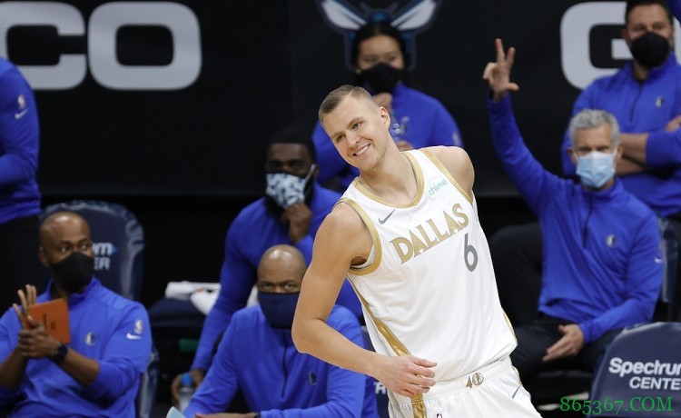 波尔津吉斯单节出手9次三分球 创本赛季联盟单节纪录