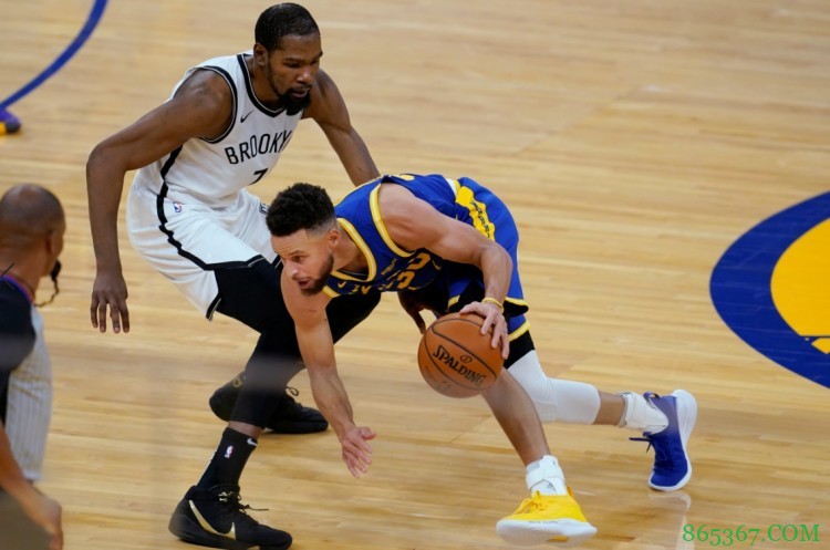 库里：健康的KD比四年前还要出色 我们的战术还被他识破了