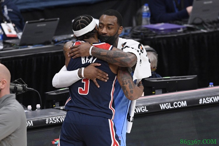 好兄弟抱一抱！比尔与沃尔赛后拥抱致意