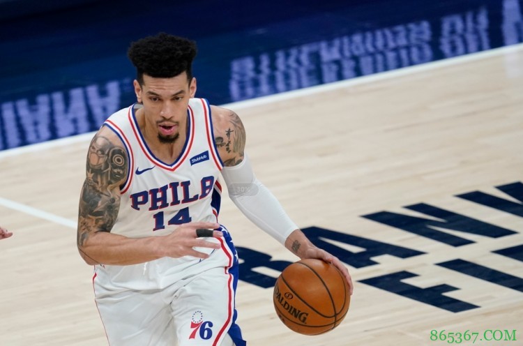 又要背锅？丹尼-格林6投1中 3分4篮板表现上热搜