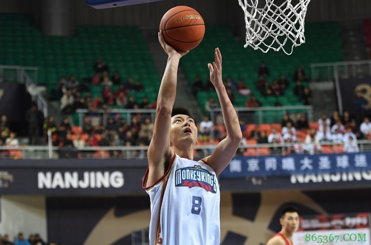 青岛日报：宋建骅试训表现不错 但青岛外线人员充足只能忍痛割爱