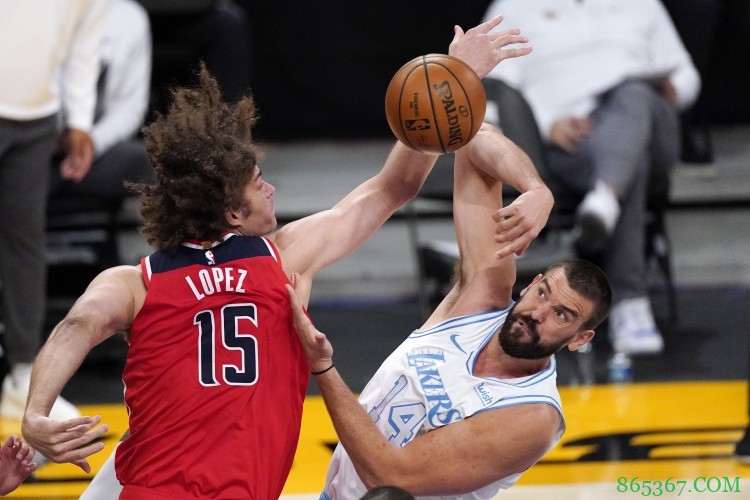 沃格尔谈加时赛阵容:上小加索尔是为了对位小洛佩兹