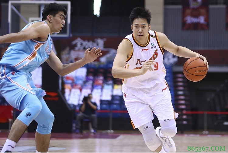 国内媒体人：前八一球员刘航初接近签约南京同曦