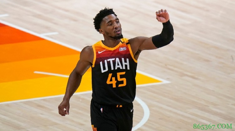 爵士开季前32场比赛有22场净胜对手两位数 创联盟历史纪录