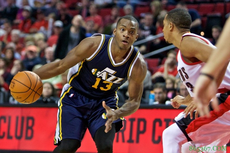 爵士官方：将以零容忍态度彻查种族歧视事件