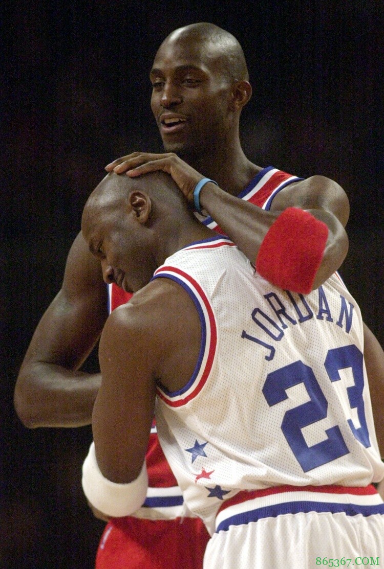 加内特：乔丹讲垃圾话还带朋友合作 放当初打爆我的集锦