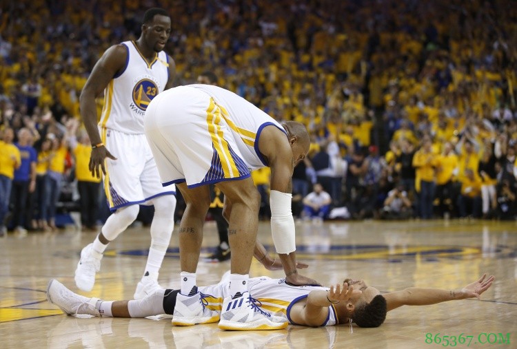 西爷：前几年的勇士库里牺牲太多 以至于我得骂他让他自私点