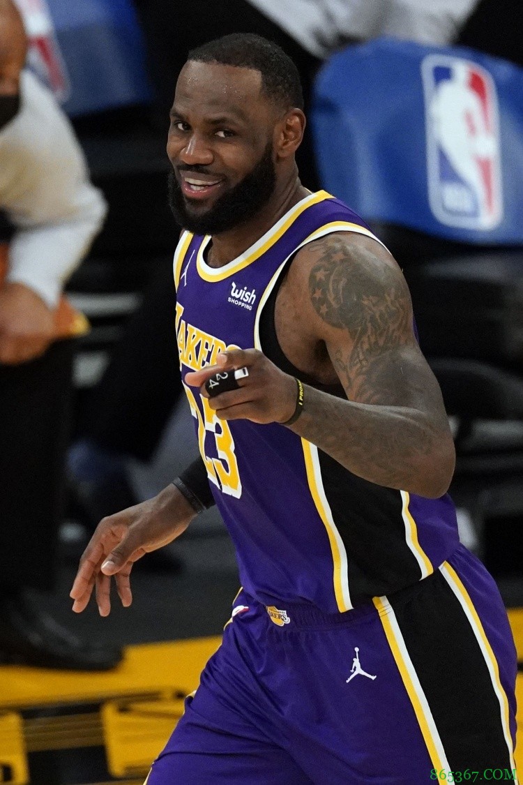 湖人下半场打出窒息防守 仅让开拓者得36分且命中率不足四成