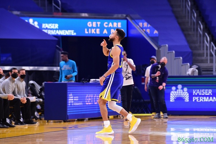 肉夹库!库里面对全场包夹拿到29分4篮板9助攻