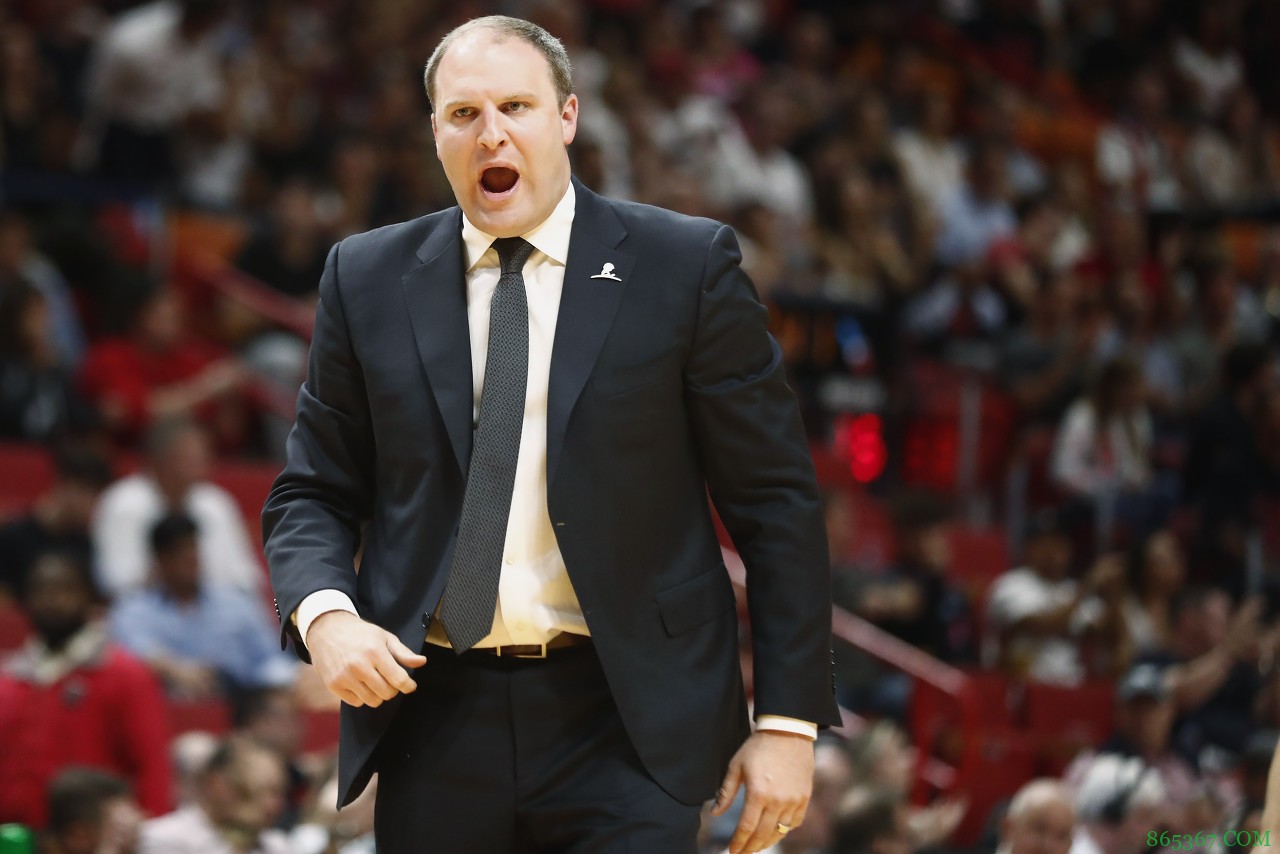 詹金斯：球队的防守出了问题 回去要认真解决