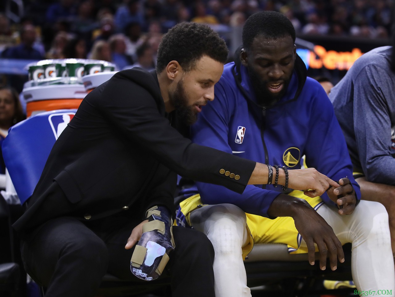 快没人了……勇士队激活名单仅剩11名球员