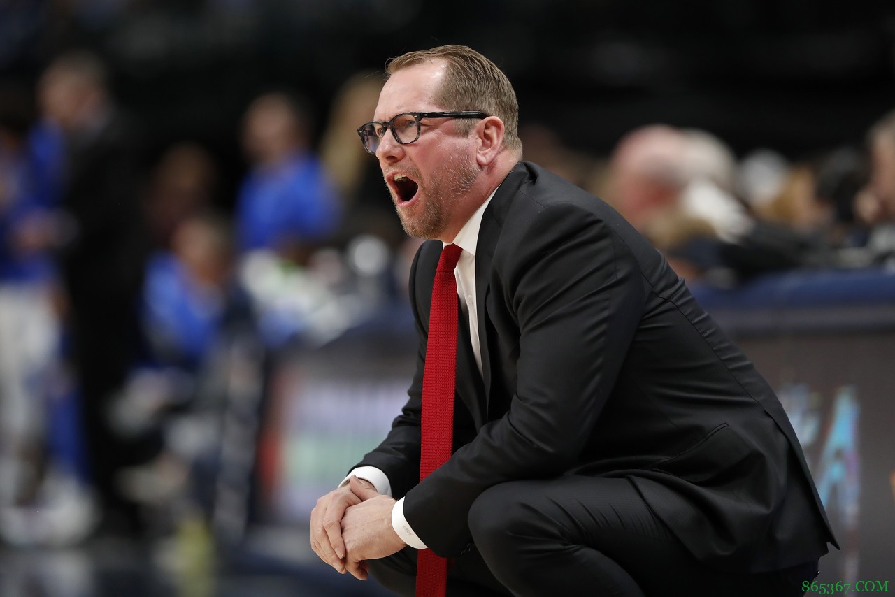 纳斯不满判罚冲裁判怒吼 累计两T被驱逐出场