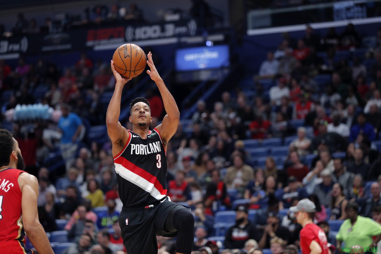 专访|CJ:投更多三分为了保护身体 为球队提供更多火力输出