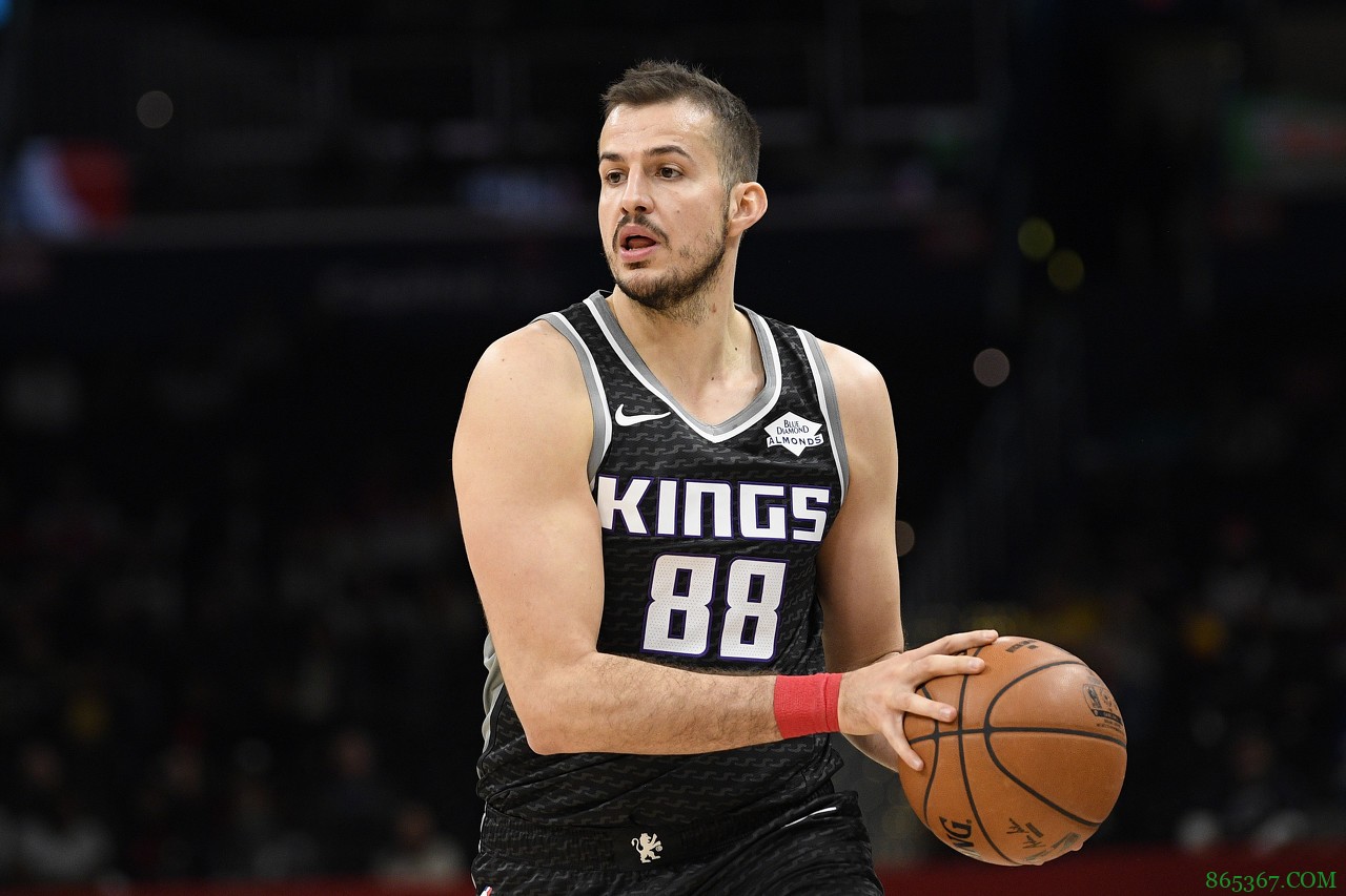 讨论|七位竞争力球队应考虑交易的球员：鲍尔&塔克&雷迪克在列