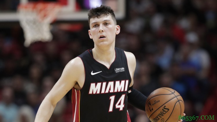 又帅又能打!希罗17中12高效砍下27分4板3助