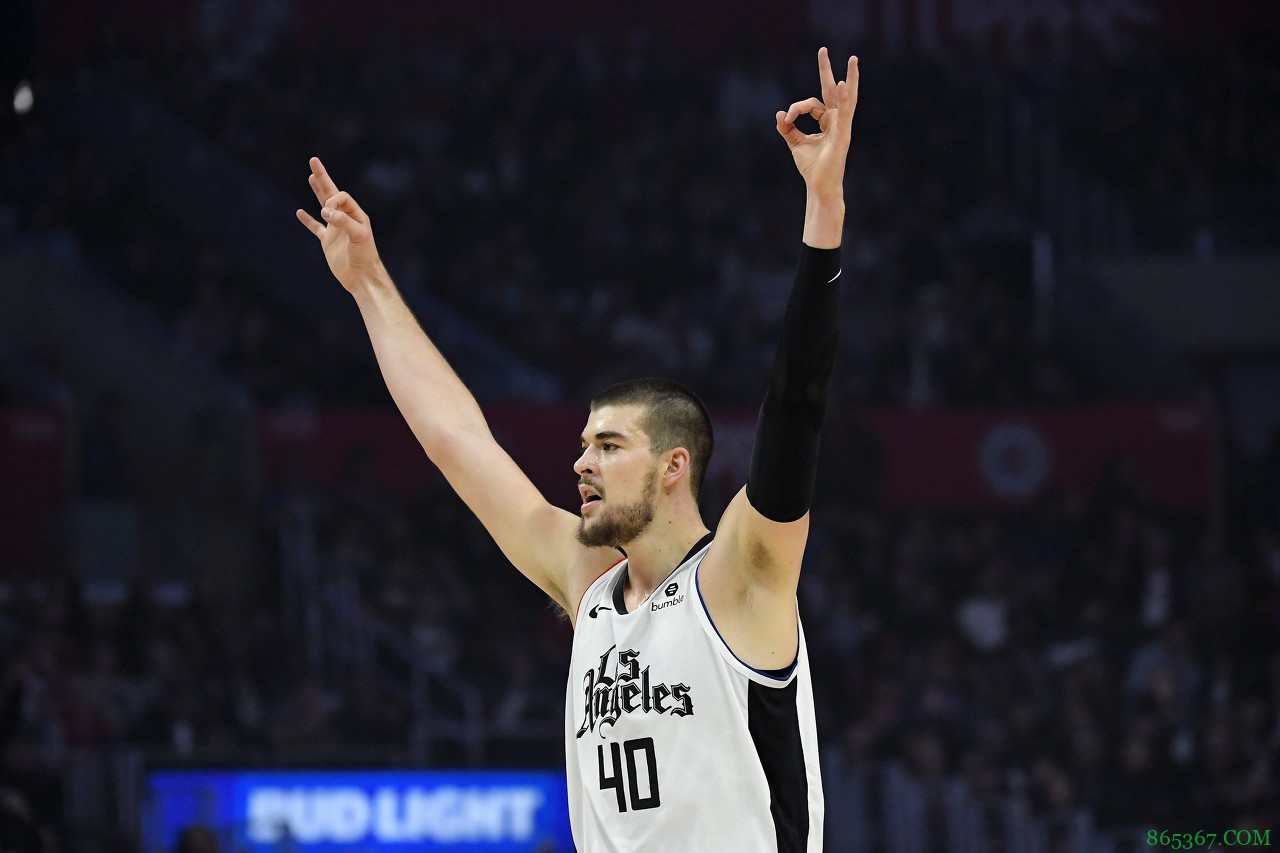 祖巴茨：我喜欢和路威在一起打球 关键时刻能够上场感觉很棒