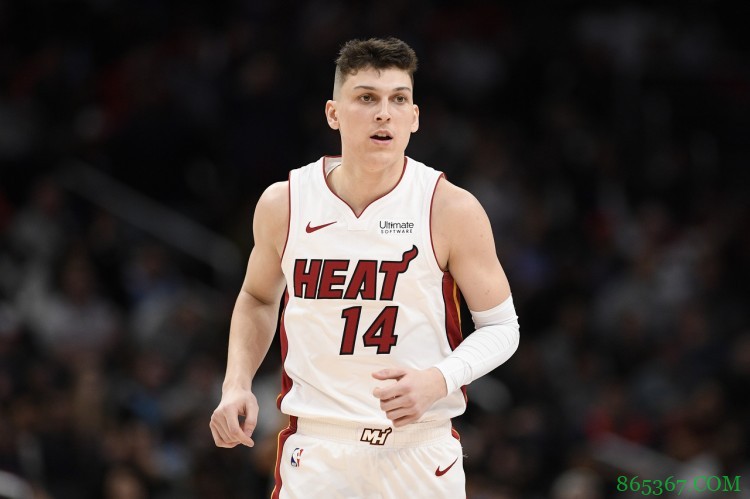 希罗替补39分钟15中3仅得11分 篮板数15个追平生涯纪录