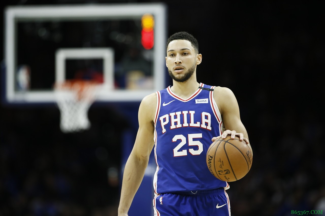 大帝不在还有西帝!西蒙斯首节出手全中拿19分创个人新高