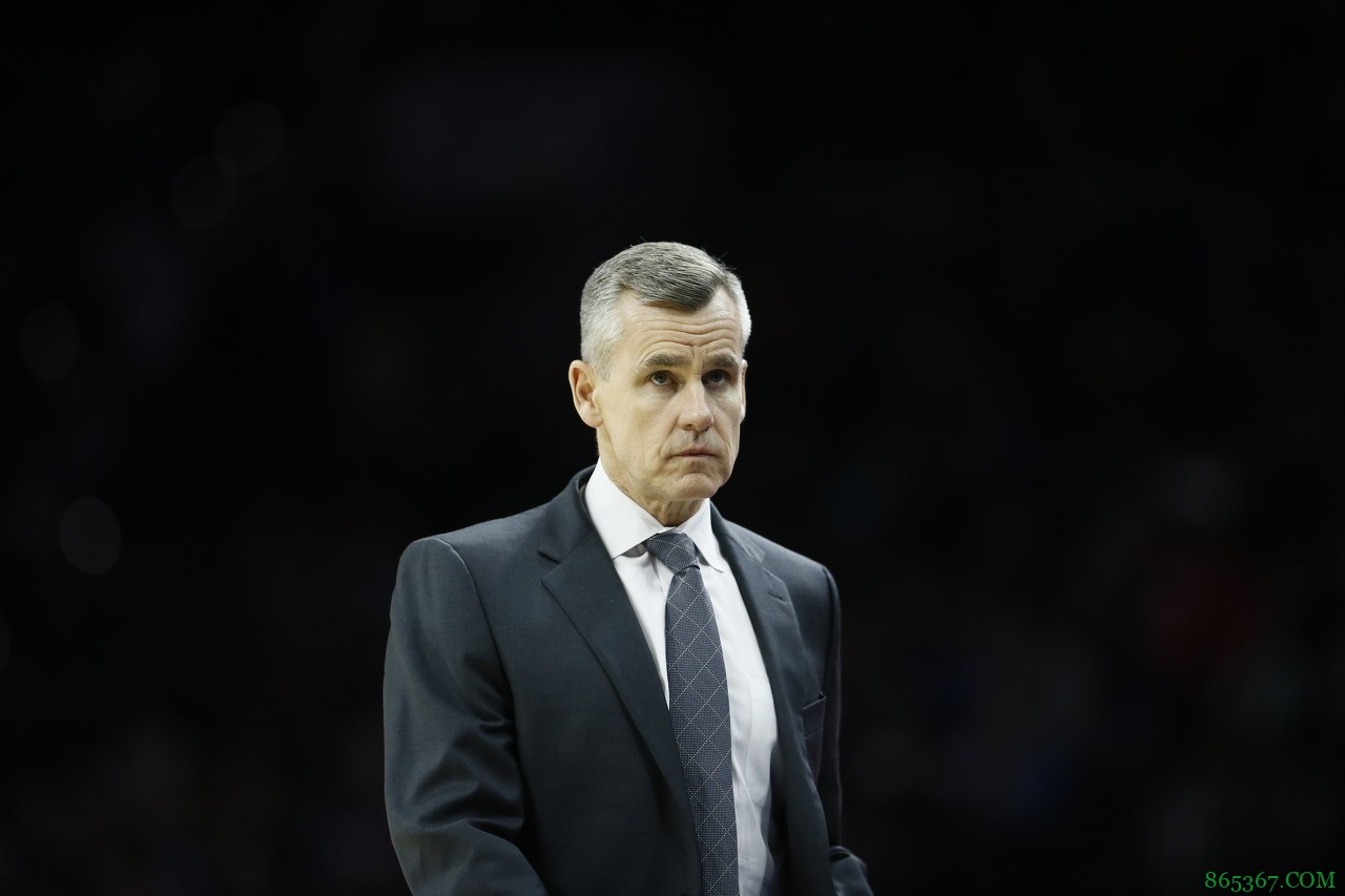 多诺万：怀特离场是因为嘴唇出血  球队每个人都非常无私