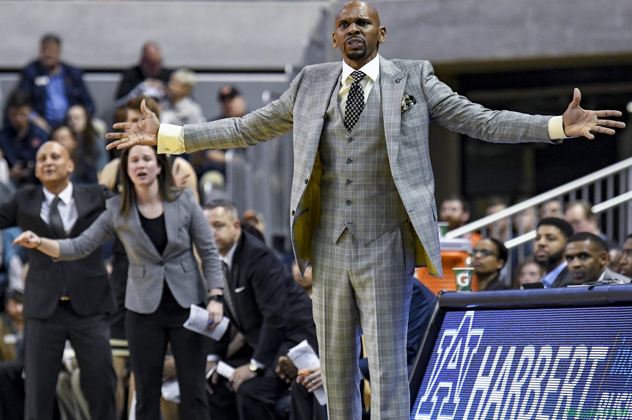 【消失的八零后】特别版:科比——永远年轻 永远热泪盈眶(上)