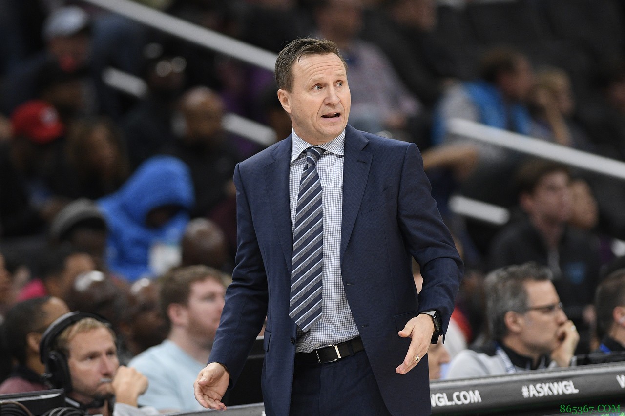 布鲁克斯：队员值得表扬 他们十分专注