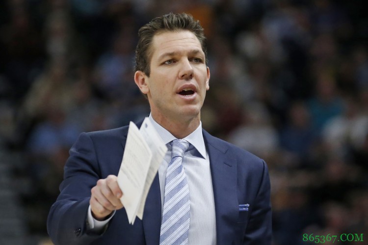 沃顿:努力和信任让我们产生了快速轮转 我对球员们很满意