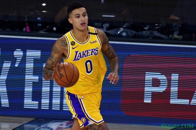 库兹马谈篮板/防守进步:不想像去年一样在场上当僵尸