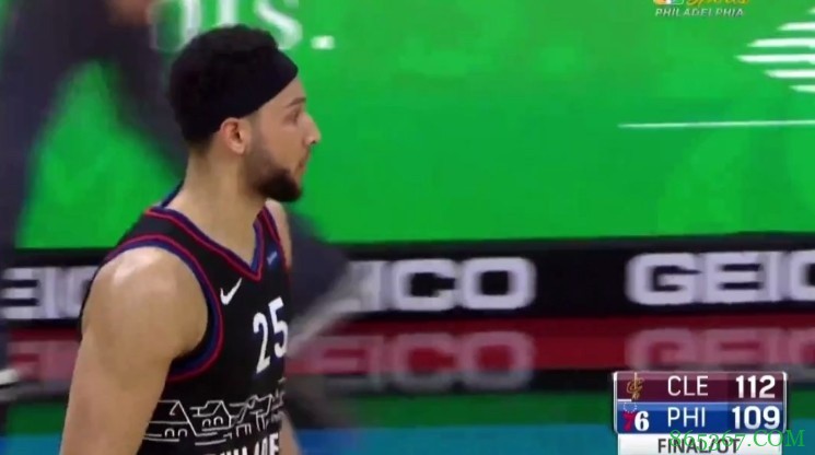 有点帅气！西蒙斯投中超远干拔三分 生涯第四个