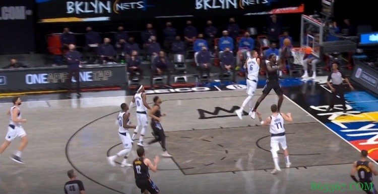 轻舒猿臂!杰夫-格林接布朗妙传躲过波津封盖换手劈扣