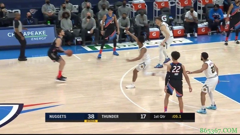 约基奇19+11+13 穆雷26+5 波特20+10 掘金大胜雷霆