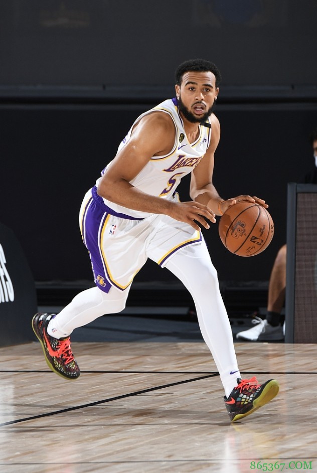 专访|霍顿-塔克:我是罗斯死忠粉 得到LBJ这种巨星的指导像开挂