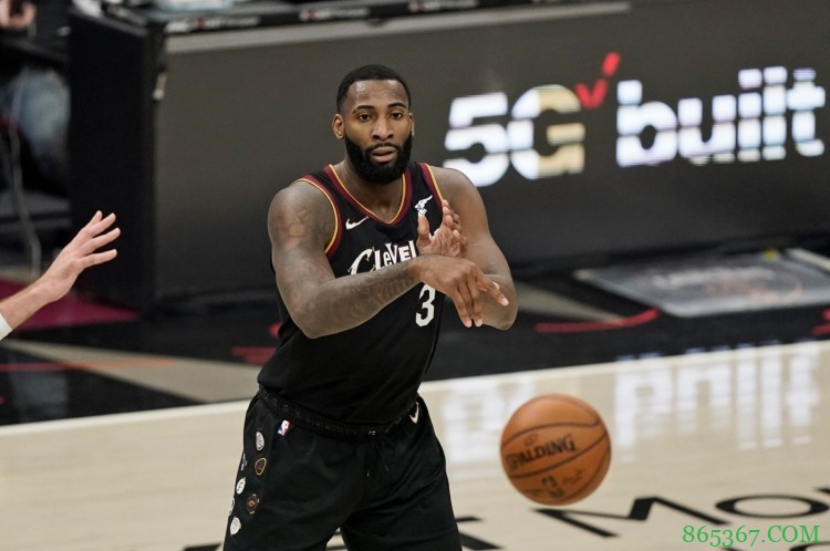 美记:湖人、独行侠据说仅对被买断后的庄神感兴趣