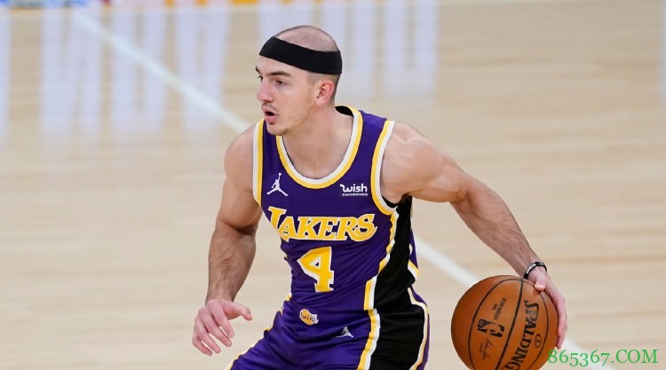 NBA官方祝卡鲁索27岁、哈利伯顿21岁生日快乐