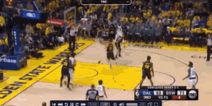 【大发扑克】克莱谈追梦风骚背传：我已预判他会传球 篮筐像大海一样宽广