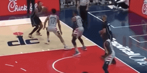 【大发体育】托马斯-布莱恩特曾扣自家篮筐闹乌龙 威少看懵